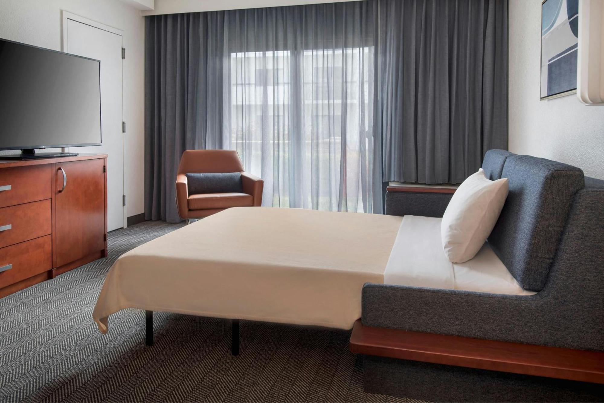 Courtyard By Marriott Silver Spring North/White Oak Dış mekan fotoğraf