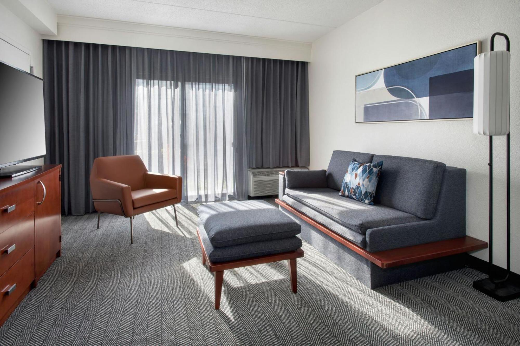 Courtyard By Marriott Silver Spring North/White Oak Dış mekan fotoğraf