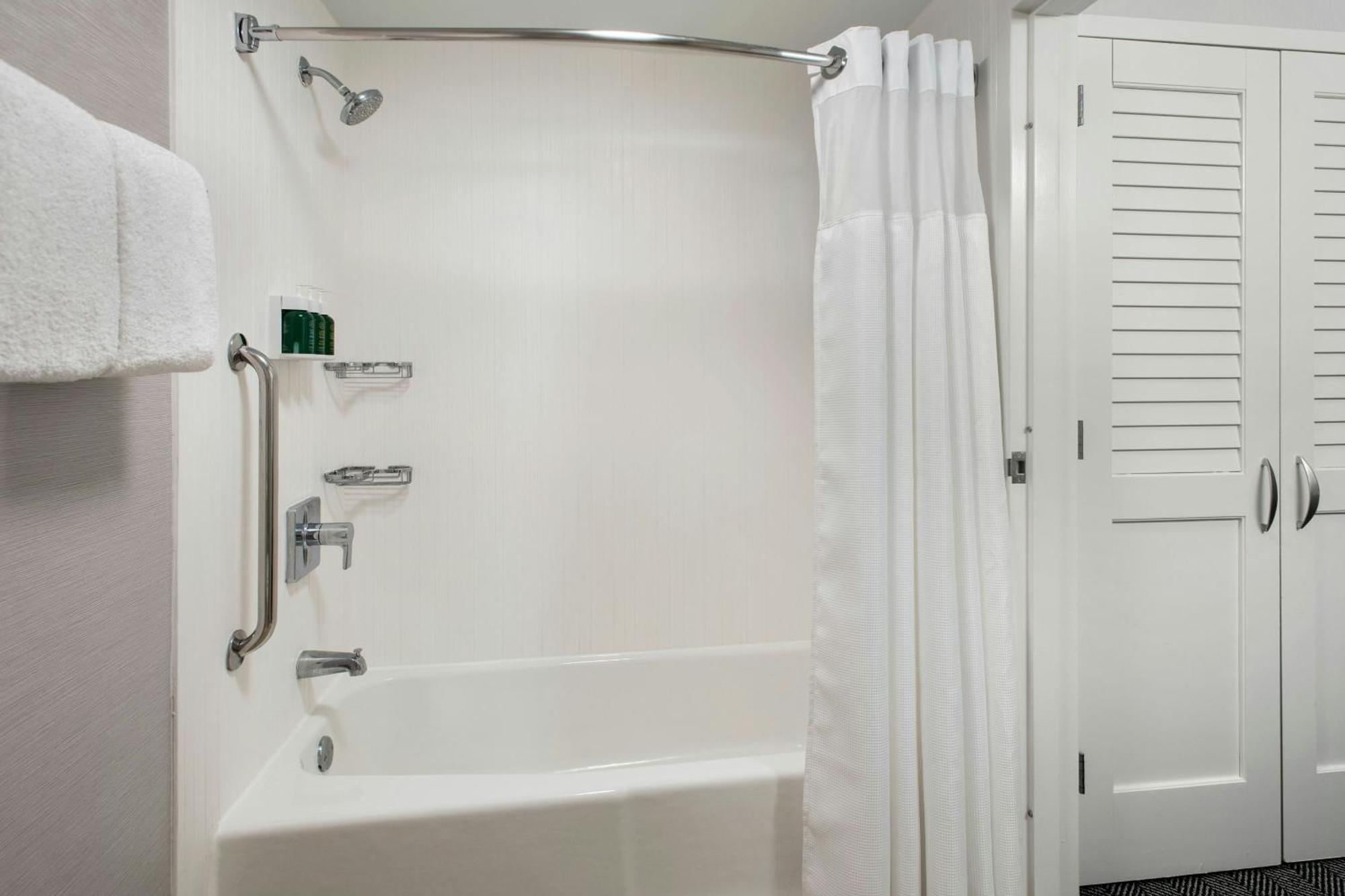 Courtyard By Marriott Silver Spring North/White Oak Dış mekan fotoğraf
