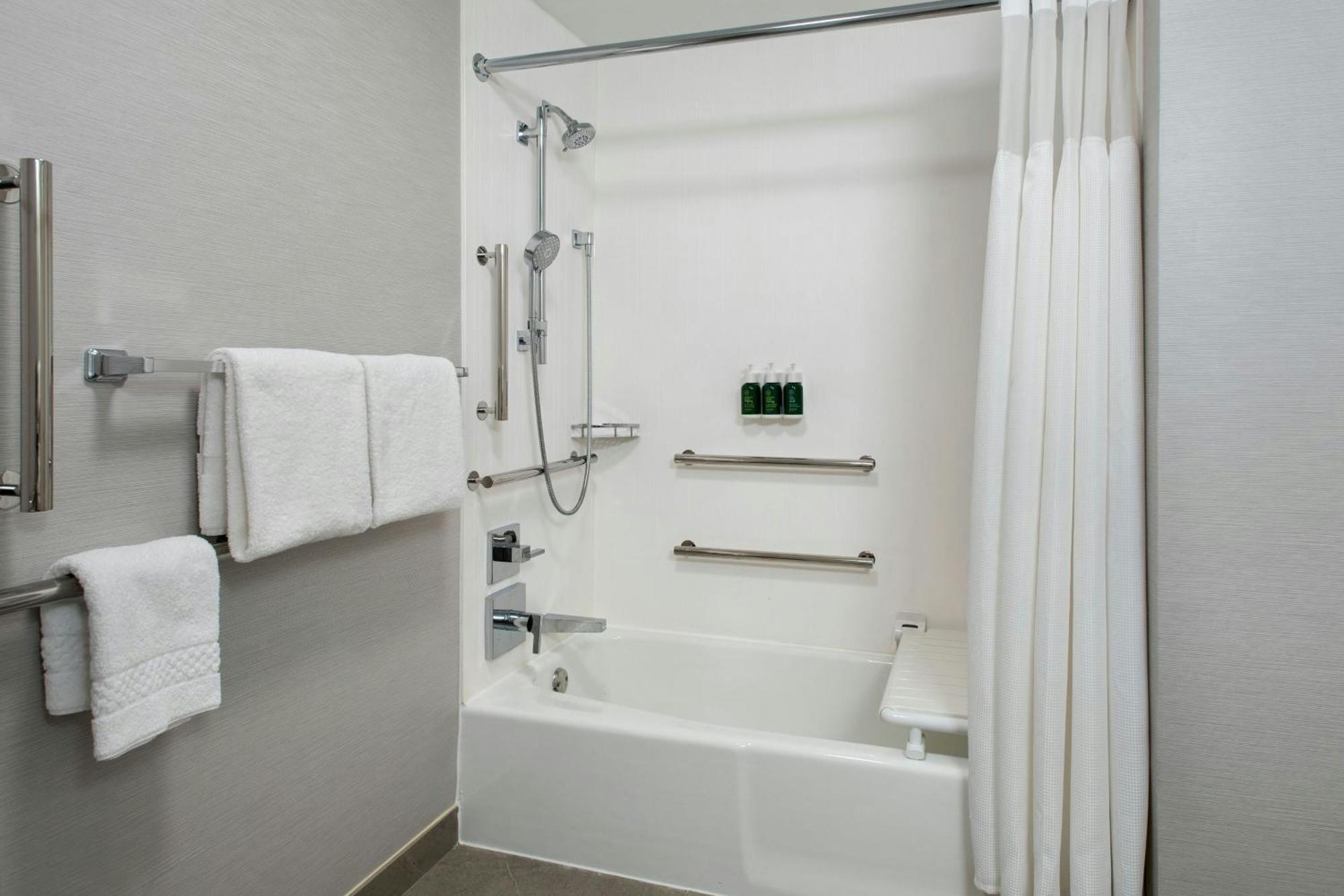 Courtyard By Marriott Silver Spring North/White Oak Dış mekan fotoğraf