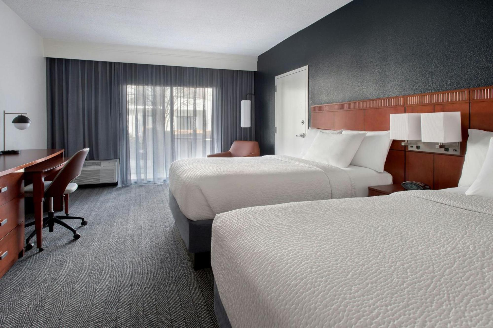 Courtyard By Marriott Silver Spring North/White Oak Dış mekan fotoğraf