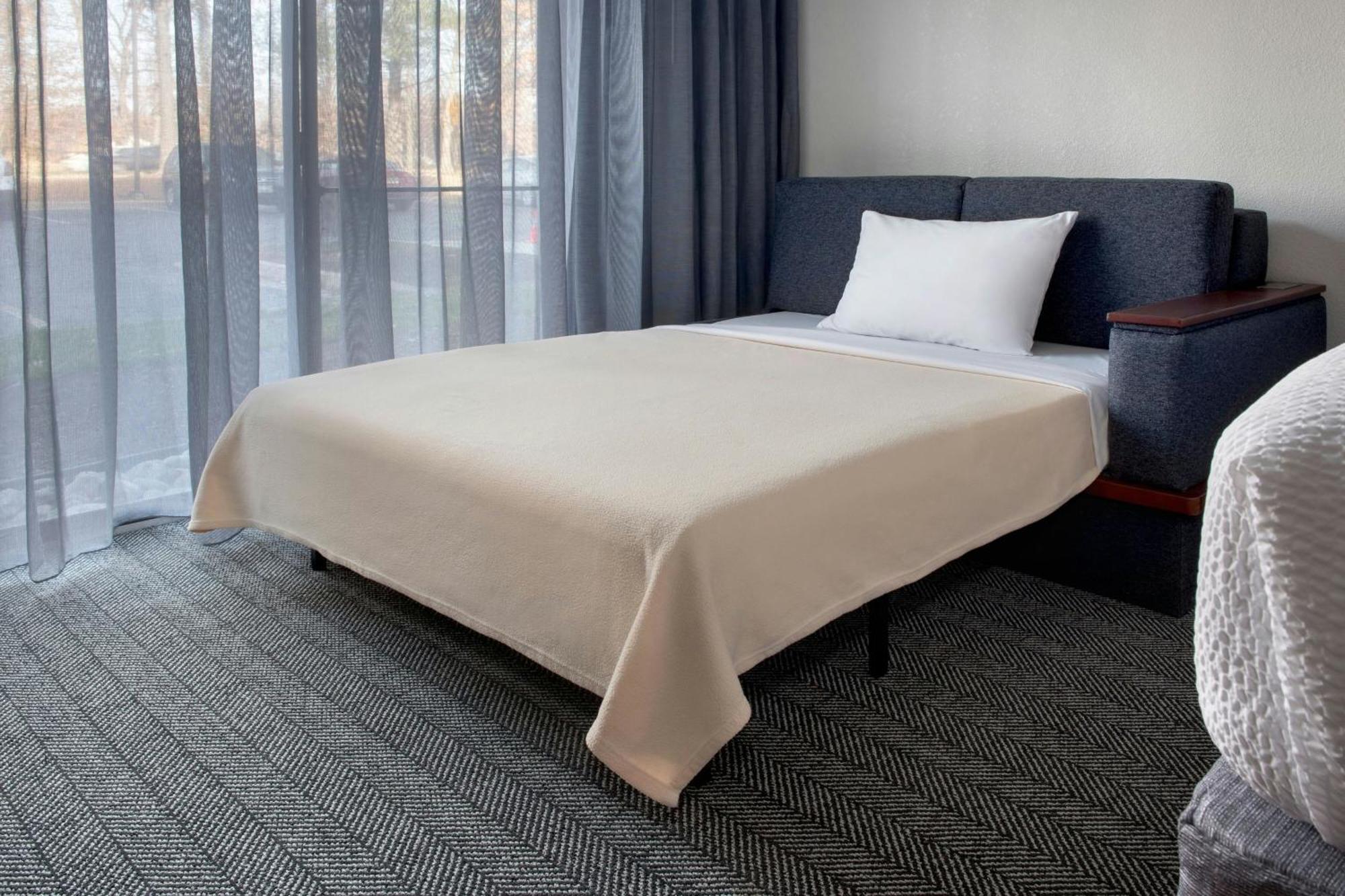 Courtyard By Marriott Silver Spring North/White Oak Dış mekan fotoğraf